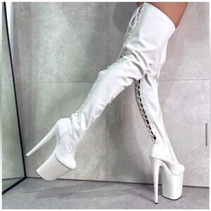 Hella Heels Lipkit cream/ White Lace-Up Platform Heels